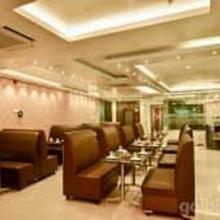 Hotel Sumith Palace Puducherry Exterior foto