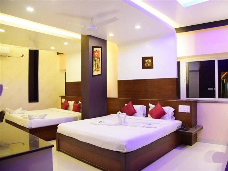 Hotel Sumith Palace Puducherry Exterior foto