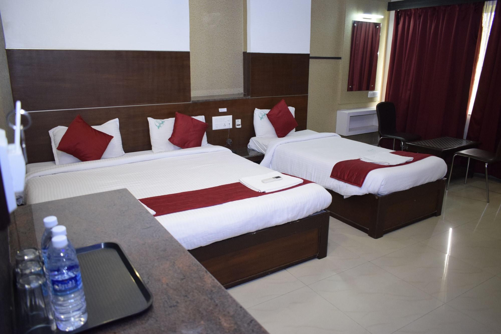 Hotel Sumith Palace Puducherry Exterior foto
