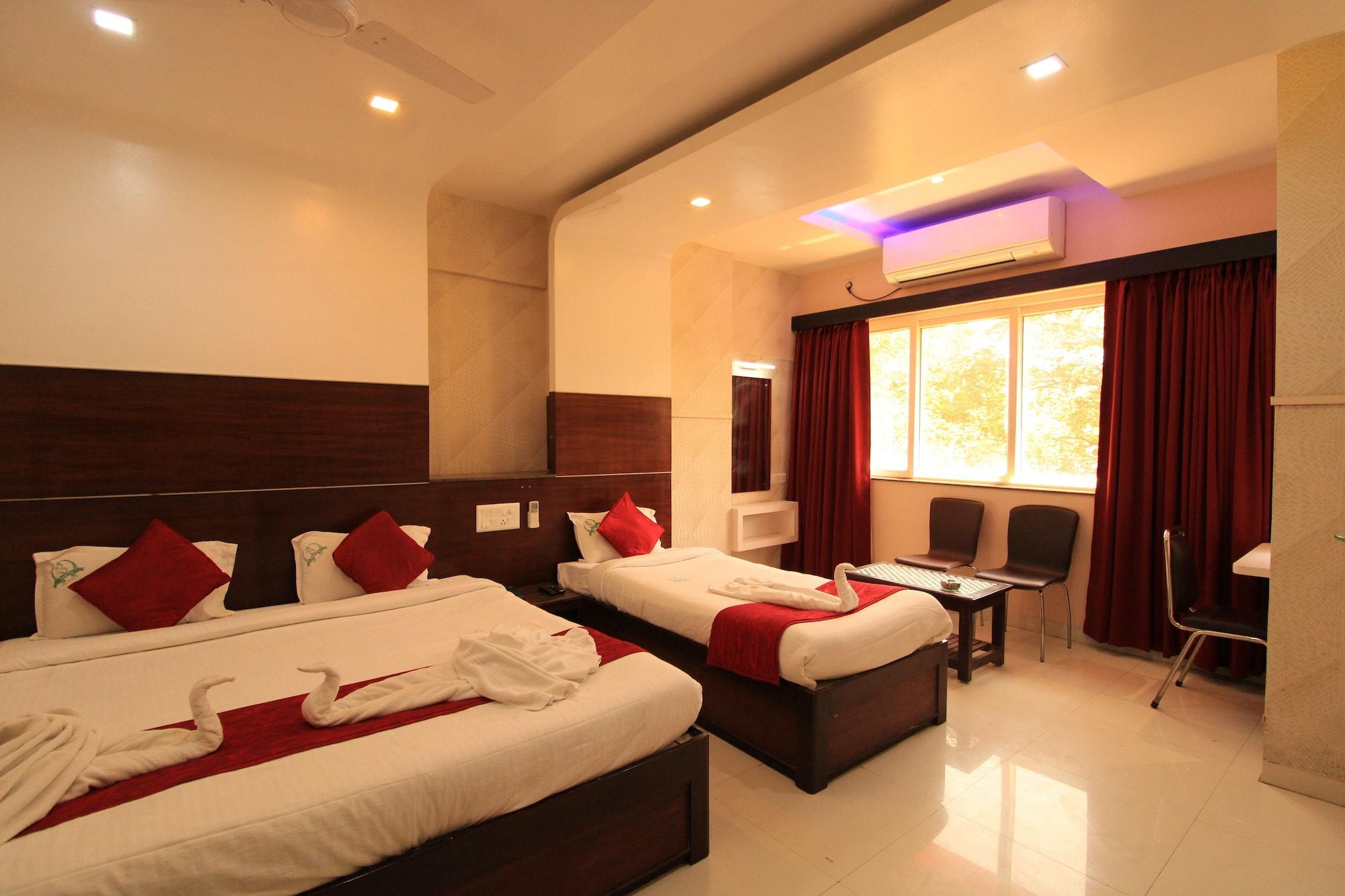 Hotel Sumith Palace Puducherry Exterior foto