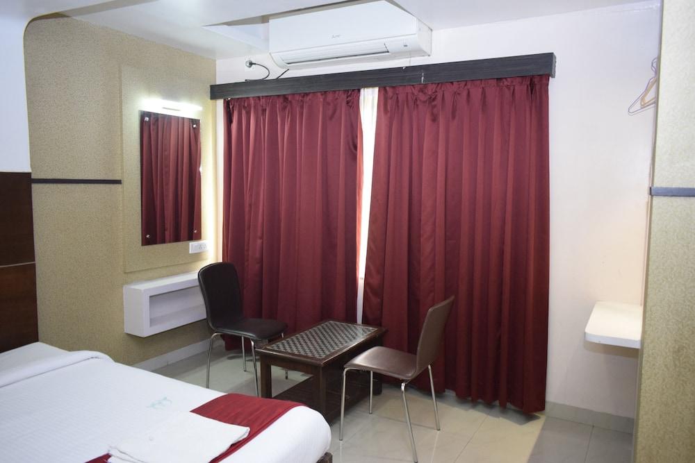 Hotel Sumith Palace Puducherry Exterior foto