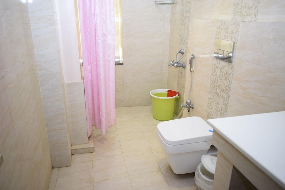 Hotel Sumith Palace Puducherry Exterior foto