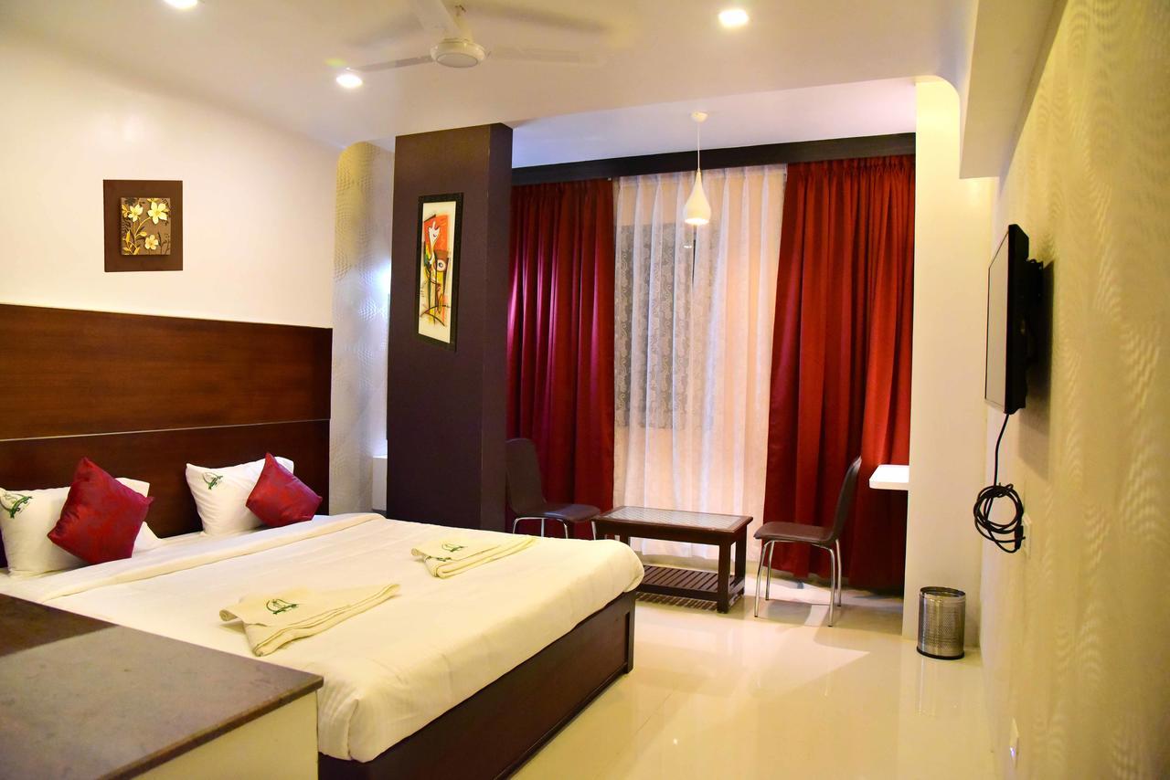 Hotel Sumith Palace Puducherry Exterior foto
