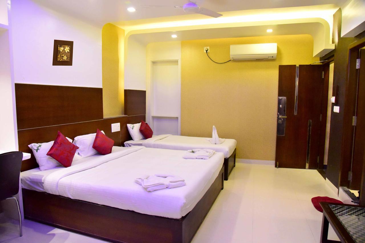 Hotel Sumith Palace Puducherry Exterior foto