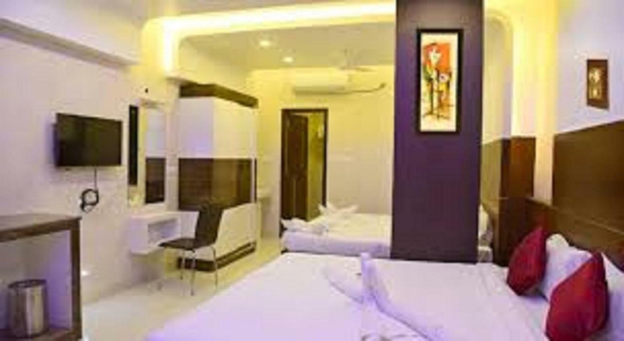 Hotel Sumith Palace Puducherry Exterior foto